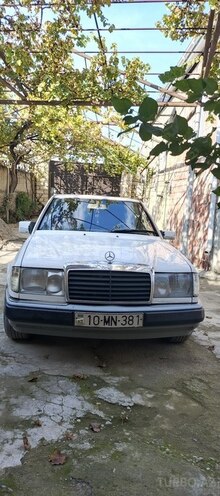 Mercedes E 200 1991, 345,678 km - 2.0 l - Bərdə