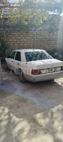Mercedes E 200 1991, 345,678 km - 2.0 l - Bərdə