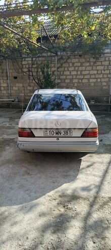 Mercedes E 200 1991, 345,678 km - 2.0 l - Bərdə