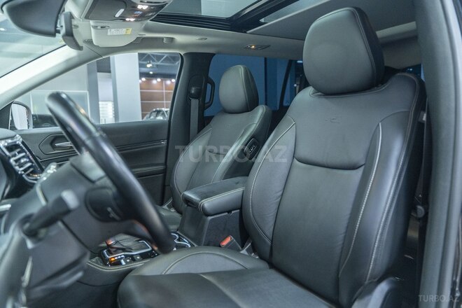 Jeep Grand Commander-19
