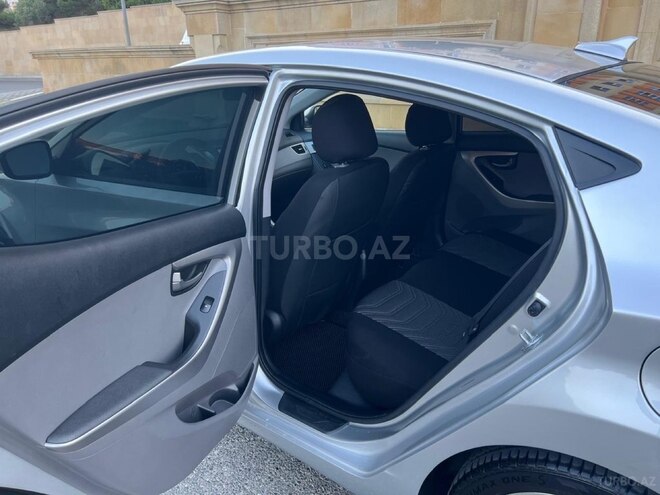 Hyundai Elantra 2015, 178,637 km - 1.8 л - Bakı