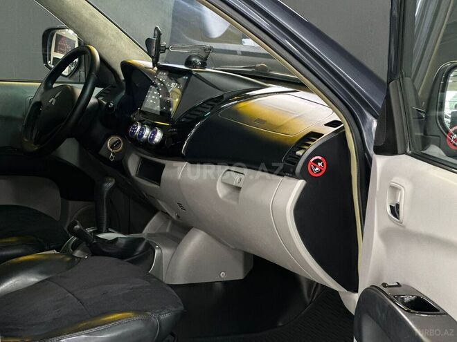 Mitsubishi L200 2008, 290,000 km - 2.5 l - Bakı