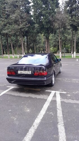 Mercedes E 240 1999, 450,000 km - 2.4 l - Masallı