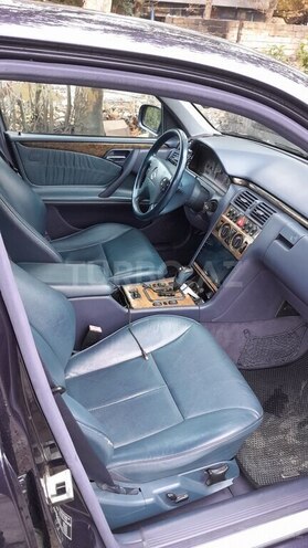 Mercedes E 240 1999, 450,000 km - 2.4 l - Masallı