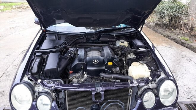 Mercedes E 240 1999, 450,000 km - 2.4 l - Masallı