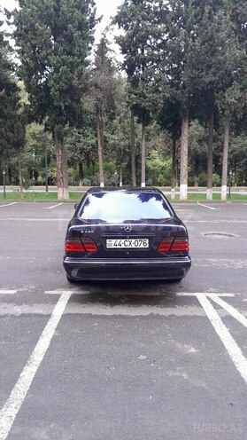 Mercedes E 240 1999, 450,000 km - 2.4 l - Masallı
