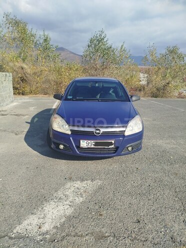 Opel Astra 2006, 200,000 km - 1.3 l - Qax