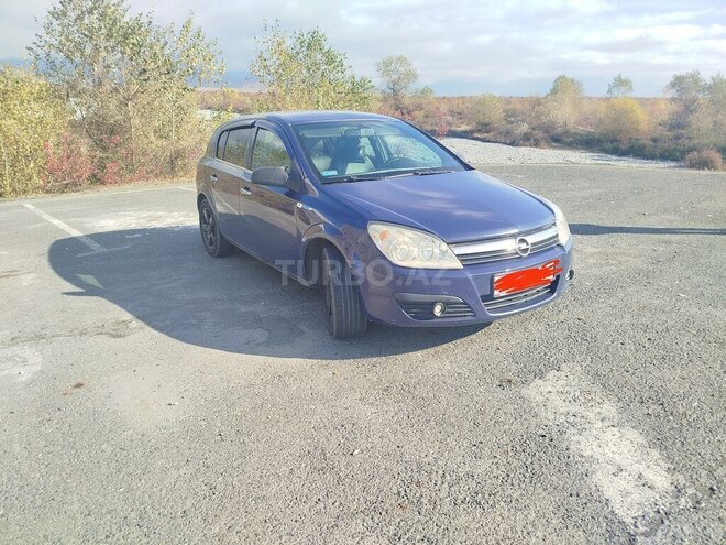 Opel Astra 2006, 200,000 km - 1.3 l - Qax