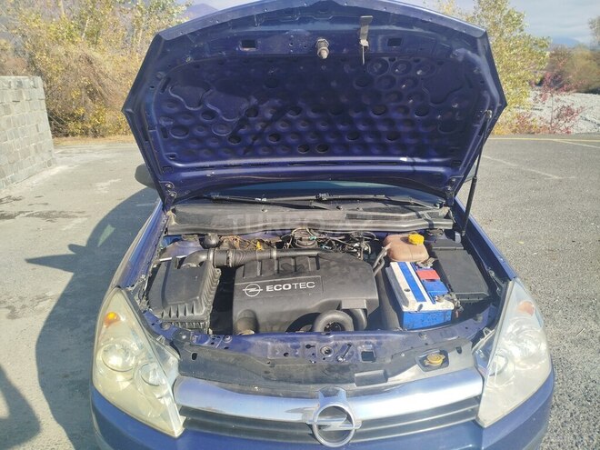 Opel Astra 2006, 200,000 km - 1.3 l - Qax