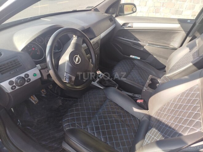 Opel Astra 2006, 200,000 km - 1.3 l - Qax