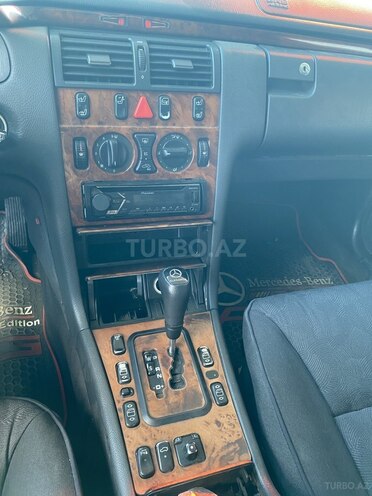 Mercedes E 320 2000, 423,000 km - 3.2 l - Bərdə