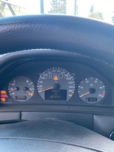 Mercedes E 320 2000, 423,000 km - 3.2 l - Bərdə