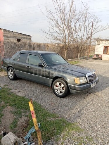 Mercedes E 250 1991, 350,097 km - 2.5 л - Biləsuvar
