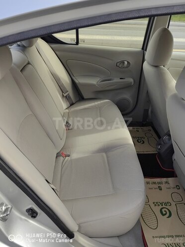 Nissan Sunny-13
