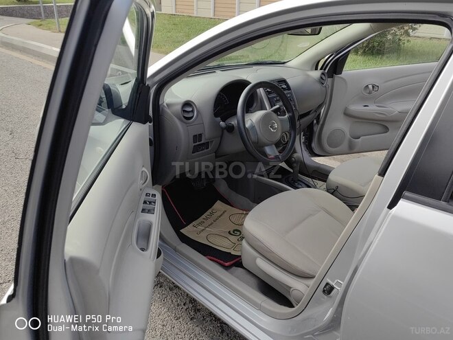 Nissan Sunny-11