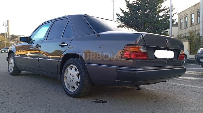 Mercedes E 200 1993, 490,985 km - 2.0 l - Bakı