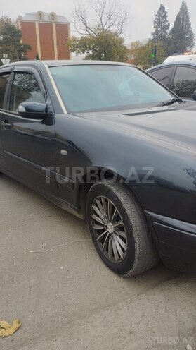 Mercedes E 200 1995, 634,196 km - 2.0 л - Gəncə