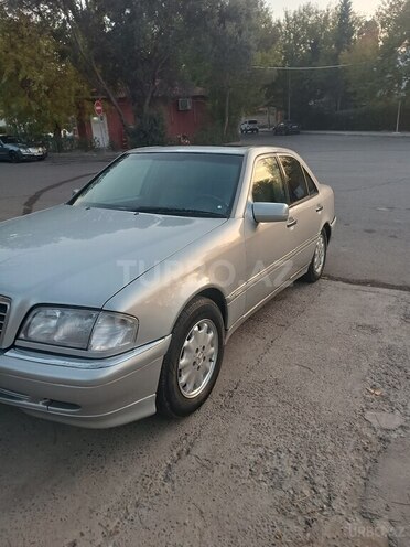 Mercedes E 230 1998, 268,000 km - 2.3 l - Mingəçevir