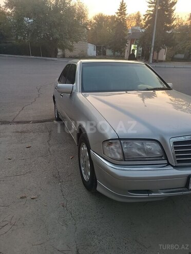 Mercedes E 230 1998, 268,000 km - 2.3 l - Mingəçevir