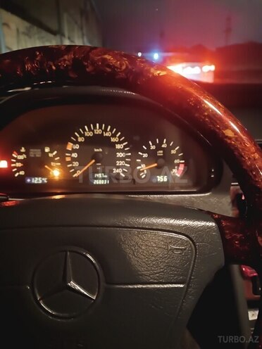 Mercedes E 230 1998, 268,000 km - 2.3 l - Mingəçevir