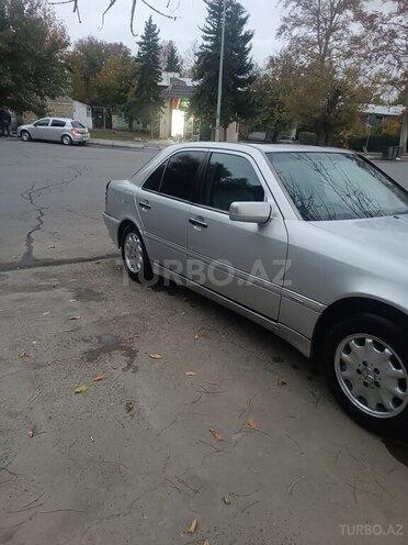 Mercedes E 230 1998, 268,000 km - 2.3 l - Mingəçevir