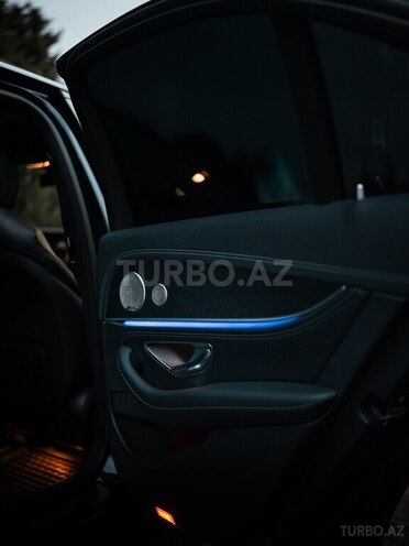 Mercedes E 300 e 4MATIC 2022, 36,000 km - 2.0 l - Bakı