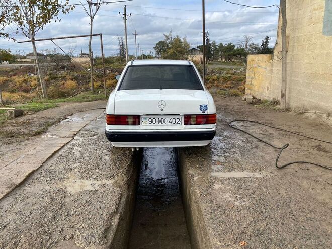 Mercedes 190 1991, 375,698 km - 2.0 l - Salyan