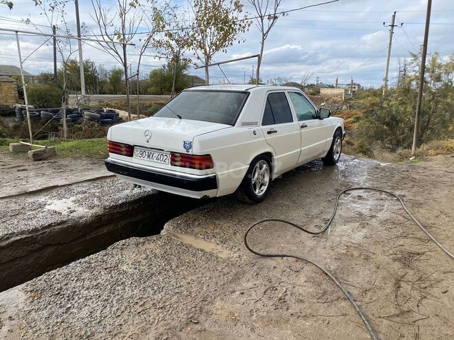 Mercedes 190 1991, 375,698 km - 2.0 l - Salyan