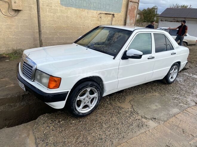 Mercedes 190 1991, 375,698 km - 2.0 l - Salyan