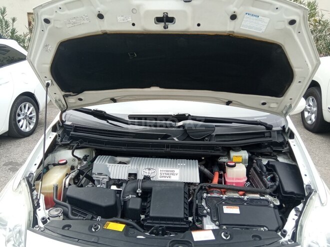 Toyota Prius 2015, 308,994 km - 1.8 л - Bakı