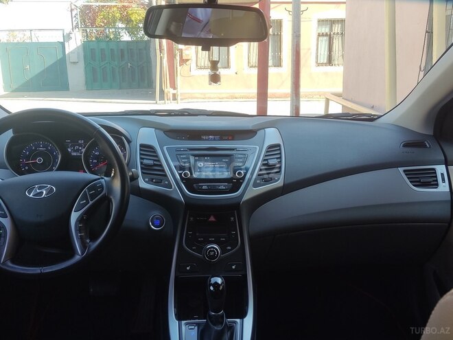 Hyundai Elantra 2015, 158,000 km - 1.8 л - Tovuz