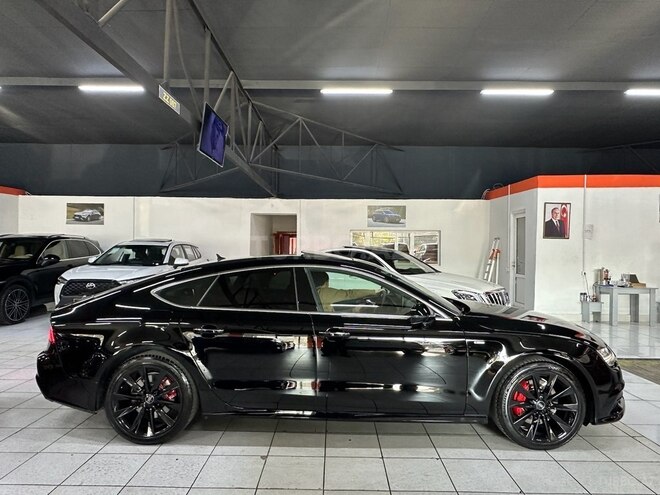 Audi A7-12