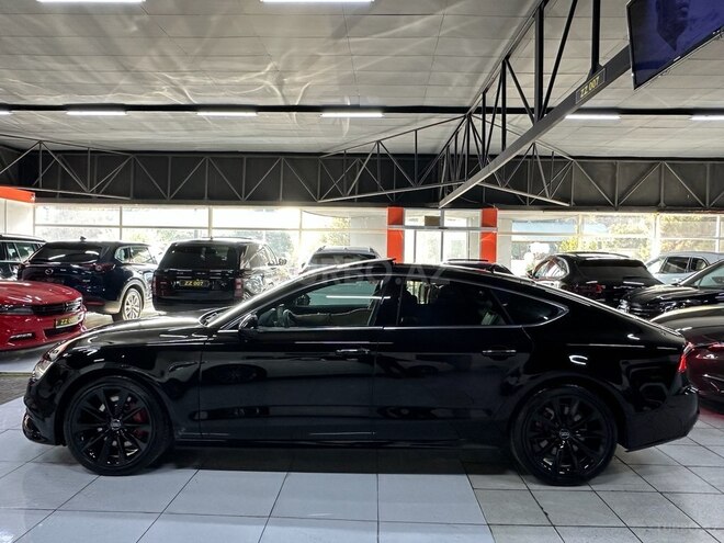 Audi A7-10