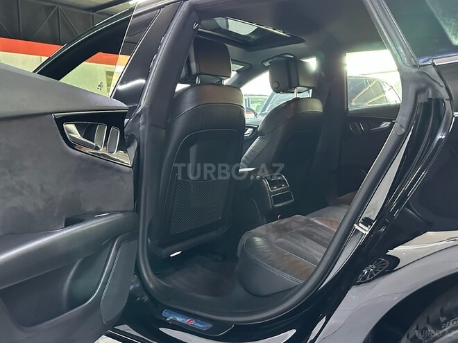 Audi A7-15