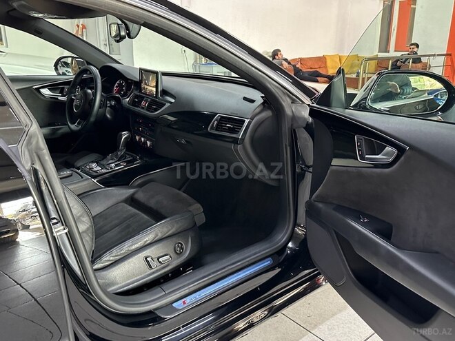 Audi A7-17