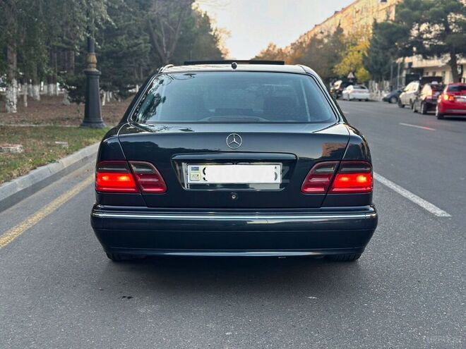 Mercedes E 240 2000, 345,000 km - 2.4 l - Bakı