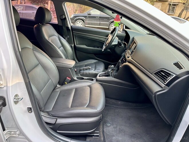 Hyundai Avante 2017, 158,116 km - 1.6 l - Bakı