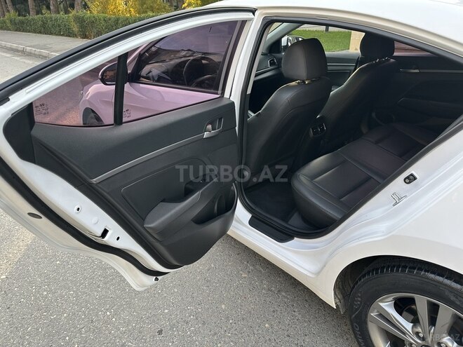 Hyundai Avante 2017, 158,116 km - 1.6 l - Bakı