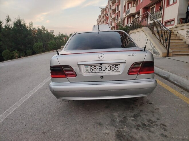 Mercedes E 220 d 1999, 302,000 km - 2.2 l - Bakı