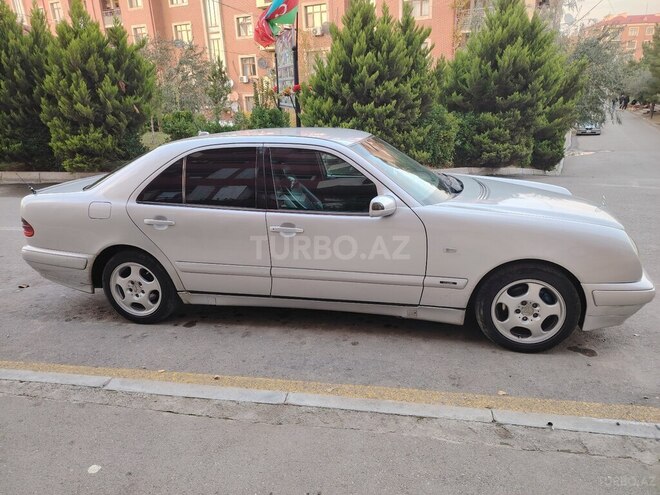 Mercedes E 220 d 1999, 302,000 km - 2.2 l - Bakı