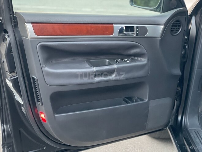 Volkswagen Touareg 2004, 258,741 km - 3.2 l - Sumqayıt