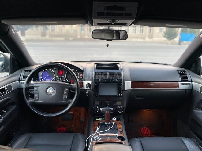 Volkswagen Touareg 2004, 258,741 km - 3.2 l - Sumqayıt