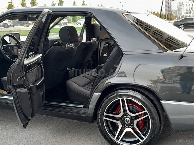 Mercedes E 220 1994, 327,453 km - 2.2 l - Sumqayıt