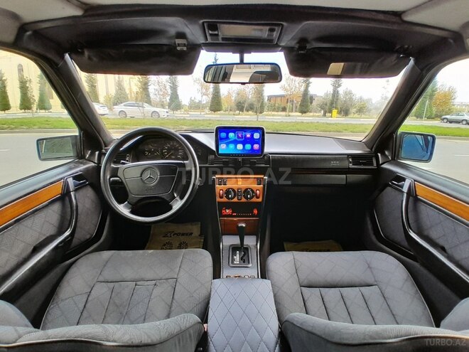 Mercedes E 220 1994, 327,453 km - 2.2 l - Sumqayıt