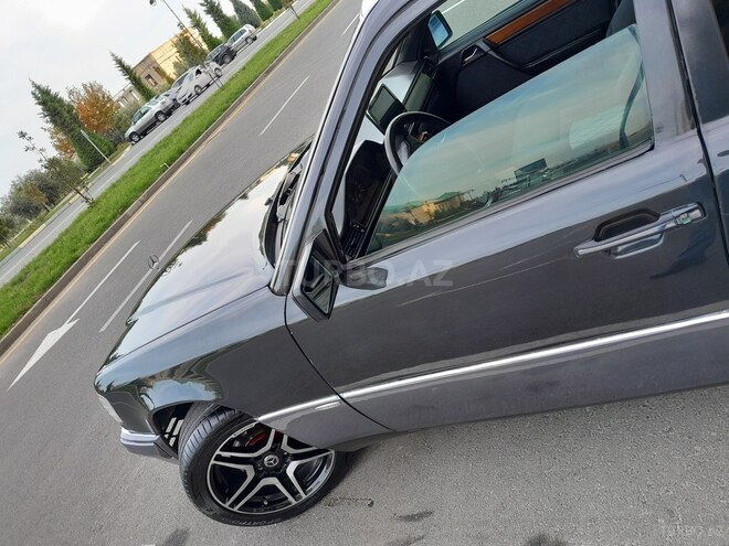 Mercedes E 220 1994, 327,453 km - 2.2 l - Sumqayıt