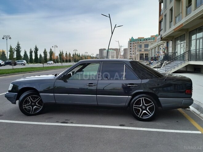 Mercedes E 220 1994, 327,453 km - 2.2 l - Sumqayıt