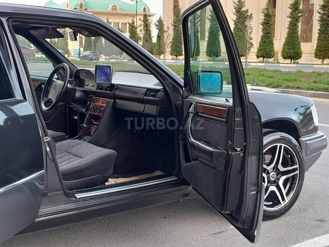 Mercedes E 220 1994, 327,453 km - 2.2 l - Sumqayıt