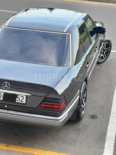 Mercedes E 220 1994, 327,453 km - 2.2 l - Sumqayıt
