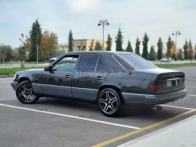 Mercedes E 220 1994, 327,453 km - 2.2 l - Sumqayıt
