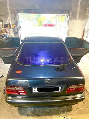 Mercedes E 270 2001, 400 km - 2.7 l - İmişli